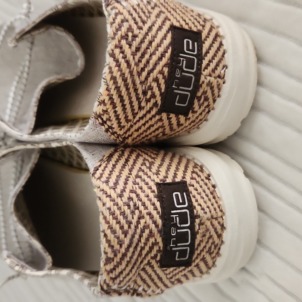 New Women's Hey Dude size 8 - Picture 2 of 5